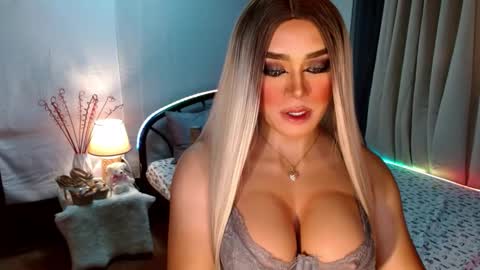 Snapshot of freya_lovestocum chatting on October 6, 11:11 pm Miss Frea online show from October 6, 11:11 pm