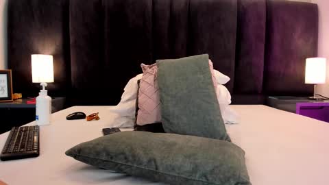 FREYA online show from February 18, 9:25 pm