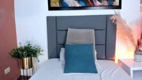 Freya Cameron online show from May 13, 2:16 pm