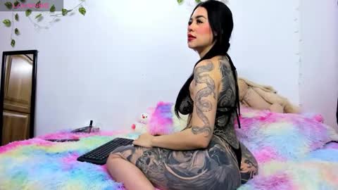 Snapshot of freyja_rouse chatting on October 1, 1:48 am Freyja Rouse online show from October 1, 1:48 am