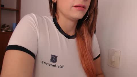 Snapshot of freyjashine_x chatting on September 23, 9:21 pm FREYJA LOREN online show from September 23, 9:21 pm