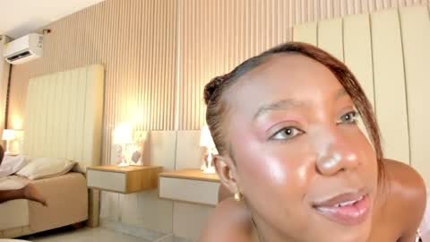 Frida Kiroga online show from May 8, 8:03 pm