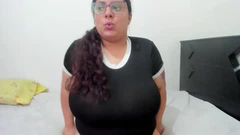 Snapshot of fromheaven_ chatting on September 12, 8:33 pm Lucy online show from September 12, 8:33 pm