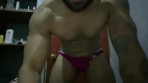 Snapshot of froningcross chatting on November 1, 8:13 am froningcross online show from November 1, 8:13 am