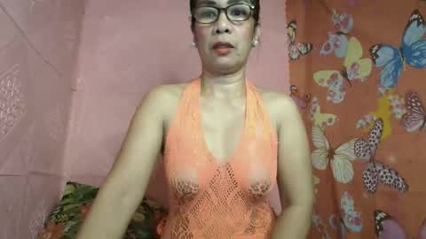 mariposa online show from October 19, 4:00 pm