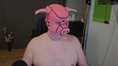 Piggy online show from May 16, 9:02 pm