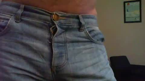 Snapshot of funslimguy chatting on February 6, 9:06 pm Funslimguy online show from February 6, 9:06 pm