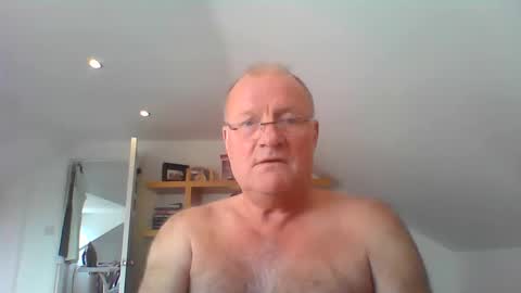 Snapshot of funtime88888 chatting on February 19, 2:44 pm funtime88888 online show from February 19, 2:44 pm