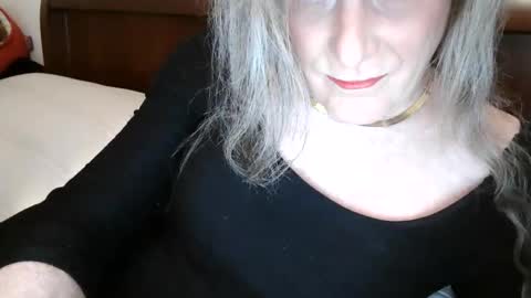 Jessie Love online show from April 11, 10:19 am