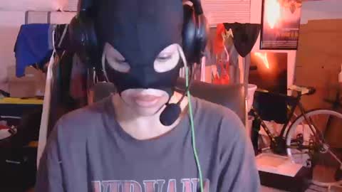 Snapshot of fxckingfreaks chatting on October 17, 1:37 pm fxckingfreaks online show from October 17, 1:37 pm