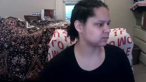 noturfae online show from April 7, 9:06 pm