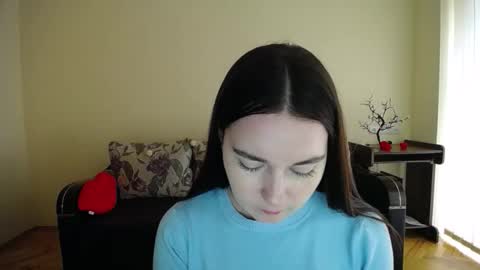 Snapshot of gabby_di chatting on October 5, 9:18 am Jaklin online show from October 5, 9:18 am