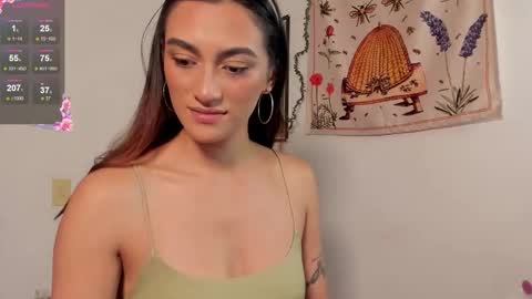 Snapshot of gabee7_ chatting on October 3, 5:43 pm NEW ACCOUNT Gabriella online show from October 3, 5:43 pm