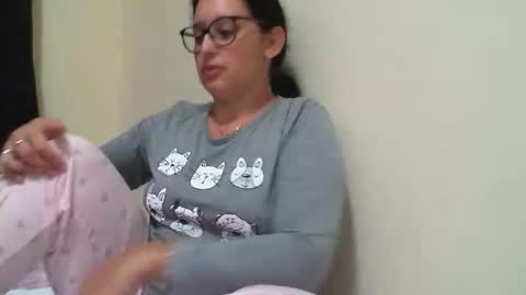 gaby  layla online show from May 25, 1:23 am