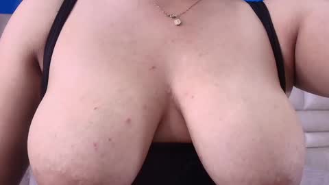 Snapshot of gabriela_leone chatting on February 27, 8:20 pm gabriela online show from February 27, 8:20 pm