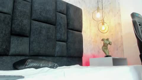   online show from March 4, 12:18 am