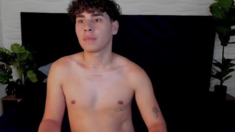 Snapshot of gabriell_ramirez_ chatting on February 11, 9:53 am gabriell_ramirez_ online show from February 11, 9:53 am