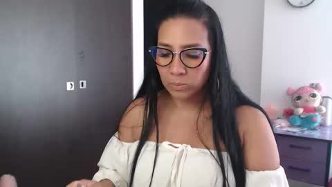 Snapshot of gaby_bluexx chatting on October 16, 9:57 pm Gaby Blue online show from October 16, 9:57 pm