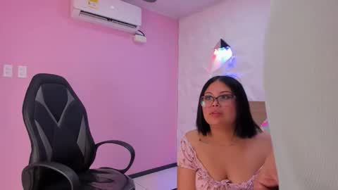 Gaby And Myke online show from December 3, 10:10 pm