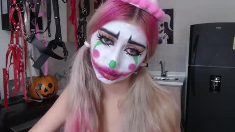 gabygumms online show from October 8, 2:45 pm