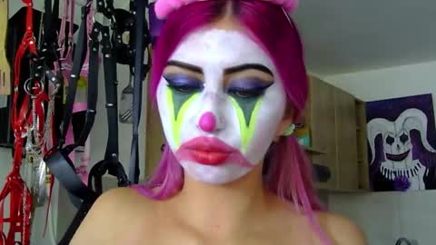 gabygumms online show from October 16, 2:28 pm