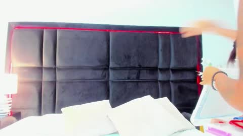 gabymoreau online show from October 20, 7:52 pm