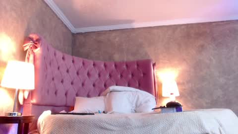 Snapshot of gabypetit chatting on February 6, 11:04 pm Gaby online show from February 6, 11:04 pm