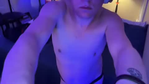 gallowsjackirl online show from December 17, 6:02 am