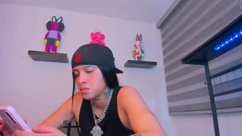 Snapshot of gangster_girl chatting on October 16, 3:17 am GANG online show from October 16, 3:17 am