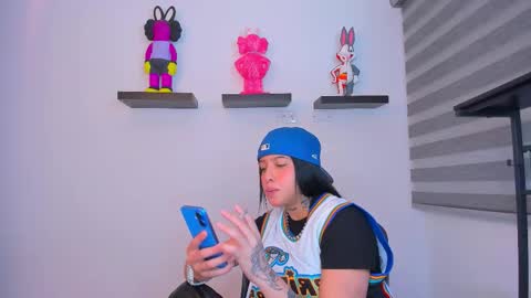Snapshot of gangster_girl chatting on October 12, 3:21 am GANG online show from October 12, 3:21 am