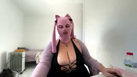 gapetrainee online show from October 30, 2:28 pm