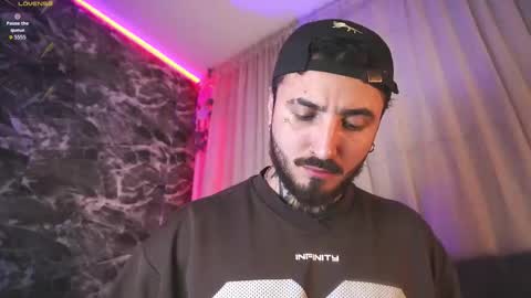 Chris  Dont forget to gift me thumb up Its very important to me and makes me happy AF  online show from February 11, 6:28 am