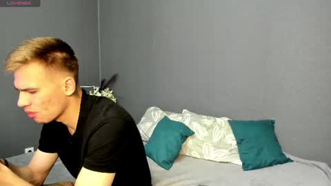 Max and Eva online show from June 22, 4:09 am