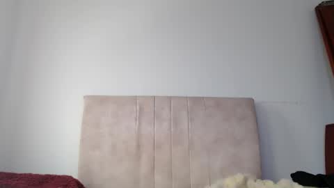 gatita13333321 online show from March 10, 3:27 pm