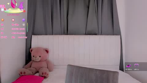 Vnecis Marn online show from December 14, 8:04 pm