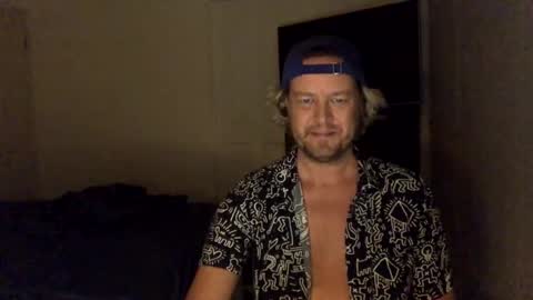 gcsurfer81 online show from February 6, 9:11 am