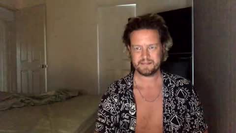 gcsurfer81 online show from December 12, 8:25 am