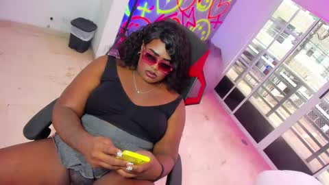 Snapshot of geanna_rose chatting on October 3, 3:20 pm geanna_rose online show from October 3, 3:20 pm