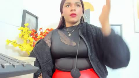 Snapshot of genesis_torres chatting on October 18, 5:00 am Genesis online show from October 18, 5:00 am