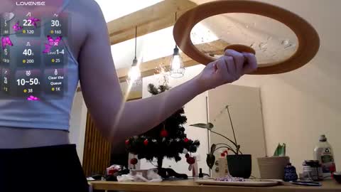 genev__ievee online show from December 22, 2:13 pm