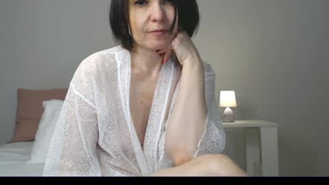 Snapshot of gentlywomen chatting on January 15, 1:31 pm Elena online show from January 15, 1:31 pm