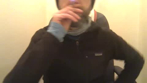 Snapshot of geon2xx chatting on February 9, 9:28 pm Geon online show from February 9, 9:28 pm