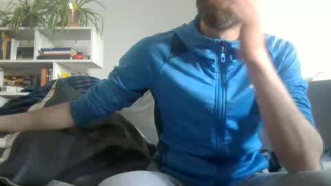 Snapshot of geon2xx chatting on March 2, 8:27 am Geon online show from March 2, 8:27 am