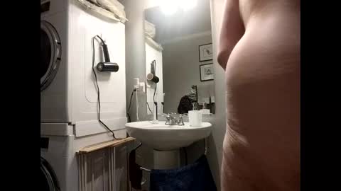 Getting Fat for You  online show from April 3, 12:50 am