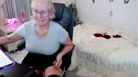 Ghertrudequeen online show from October 7, 3:57 am