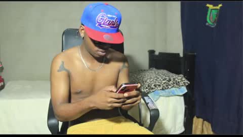 Snapshot of ghettolife2020 chatting on February 12, 12:33 pm ghettolife2020 online show from February 12, 12:33 pm