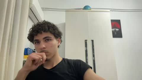 ghilassss online show from April 8, 10:46 pm