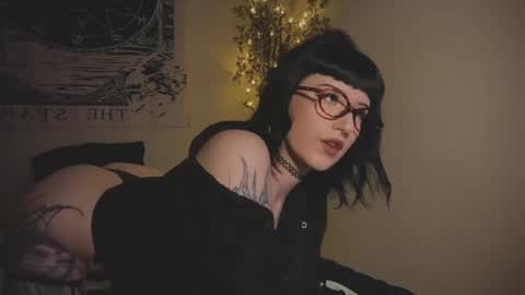 its bella online show from March 2, 4:14 pm