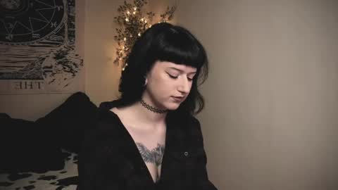 its bella online show from April 7, 4:31 pm