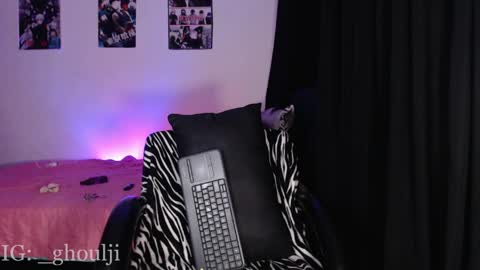 Annie   Im going to be offline from 29nov to 3dec online show from May 24, 3:03 am
